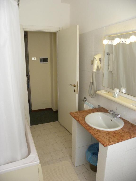 Hotel Rosengarten Pavia Quarto foto